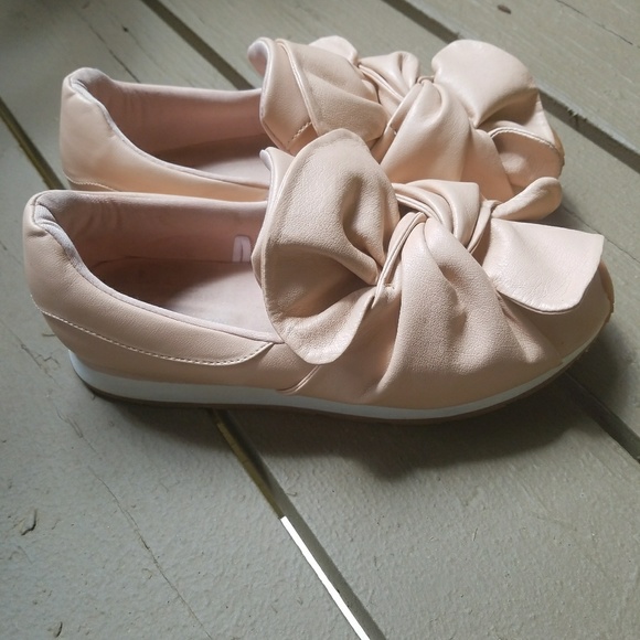 Zara Shoes - Zara basic Coll. Slip on sneakers with bow